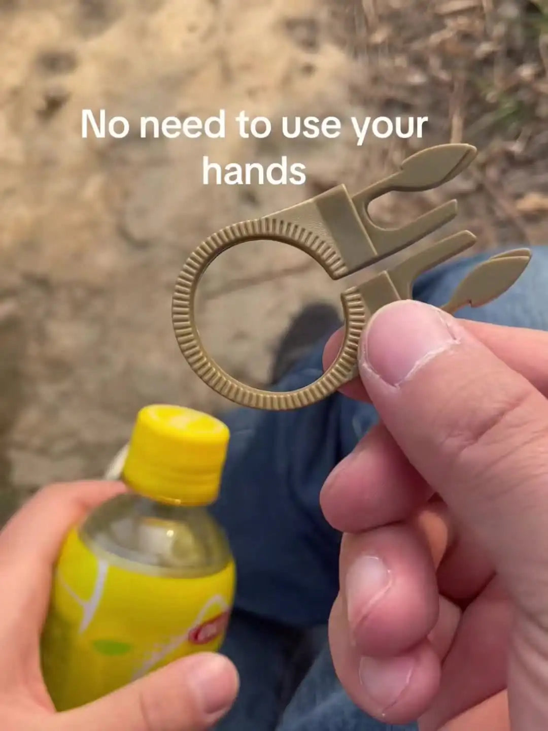 Portable Hiking Carabiner Water Bottle Clips for Camping and Travel